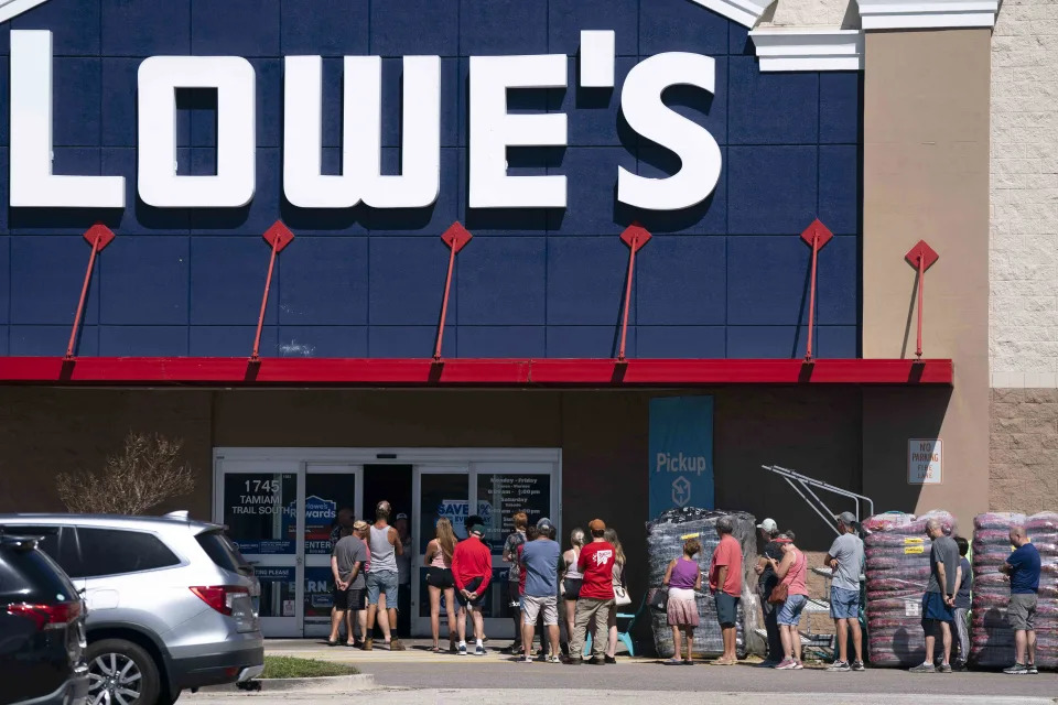 What Analysts Think of Lowe's Stock Ahead of Earnings