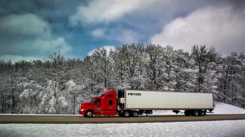 Solid holiday spending growth supporting truckload market