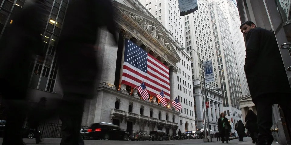 Stock market today: Indexes edge up as traders get ready to wrap up a blockbuster year of gains