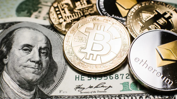 Arthur Hayes Predicts Crypto Market to Peak by March 2025, Driven by Dollar Liquidity