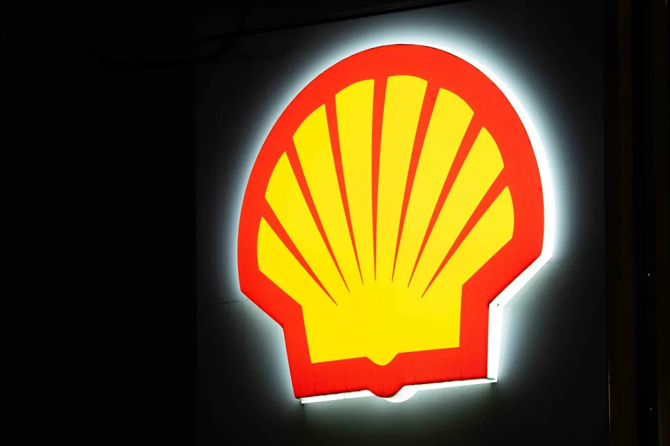 Shell Stock Falls on Forecast of Q4 Integrated Gas Output Slump