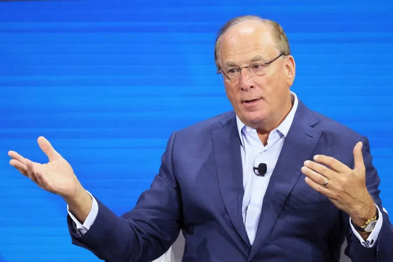 Larry Fink says Bitcoin is going all the way to $700,000