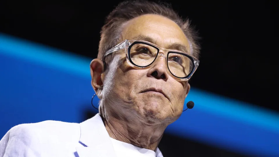 Robert Kiyosaki: 3 Ways To Get Rich in an Economic Downturn