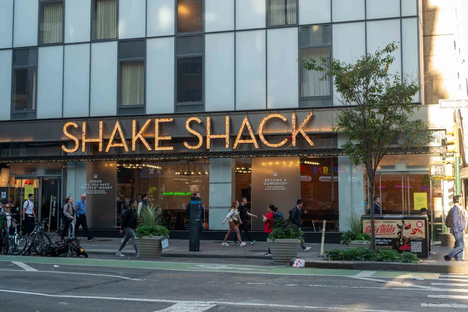 Shake Shack Stock Jumps as Q4 Earnings Top Estimates