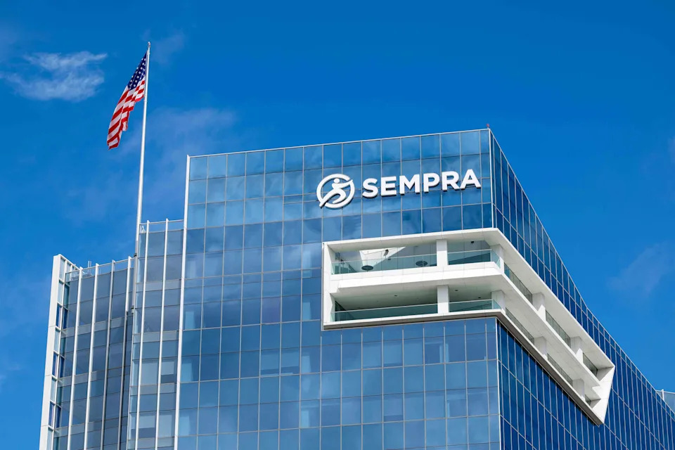 Top Stock Movers Now: Sempra, Zoom, Home Depot, and More